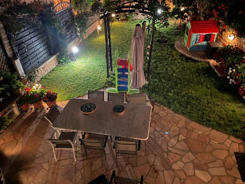 Patio, Garden, Dining area, Garden view