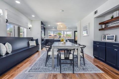 Stunning Lake House with a Pool and Hot Tub House in Little Elm