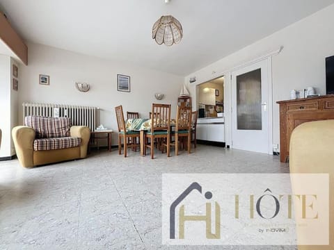 Esplanade Charme: Aperçu Mer & Garage Apartment in Bray-Dunes