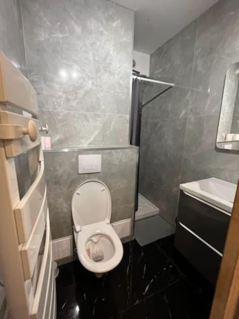 Studio meublé Front de mer proche Aéroport de Nice Apartment in Nice