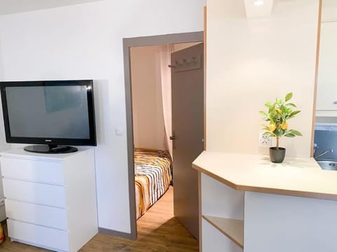 Azur- 4 pers Hyper centre - Plage à 2 mn à pied - Terrasse Apartment in Saint-Raphael