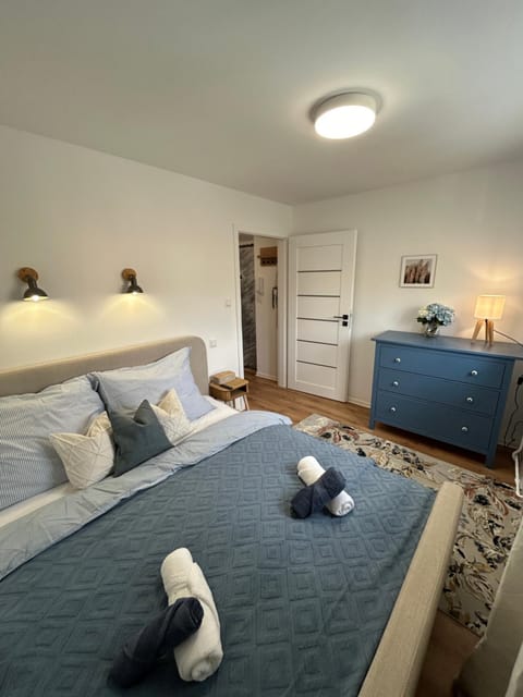 Bed, Photo of the whole room, Bedroom, towels, wardrobe