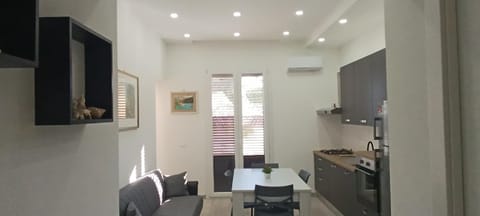TV and multimedia, air conditioner
