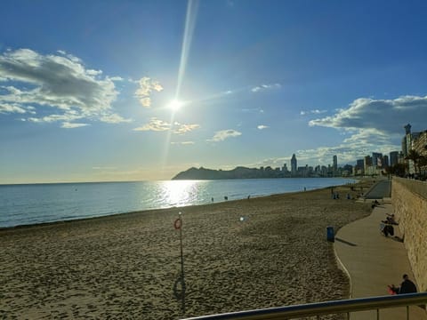 alojamiento auditorio habitación con baño privado Vacation rental in Alicante