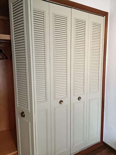 alojamiento auditorio habitación con baño privado Vacation rental in Alicante