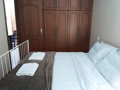 Bed, Photo of the whole room, towels
