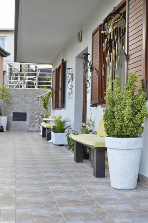 Dolphin Villa with Private Pool & Parking Apartment in Kotor Municipality