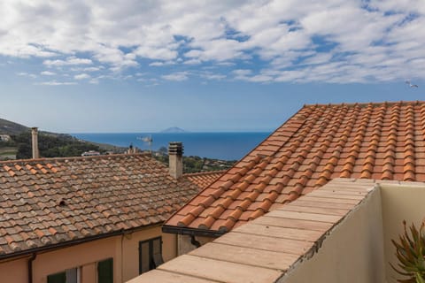 Day, Natural landscape, Balcony/Terrace, Mountain view, Sea view