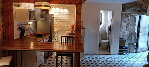 Bathroom, Kitchen or kitchenette, Dining area, minibar, oven