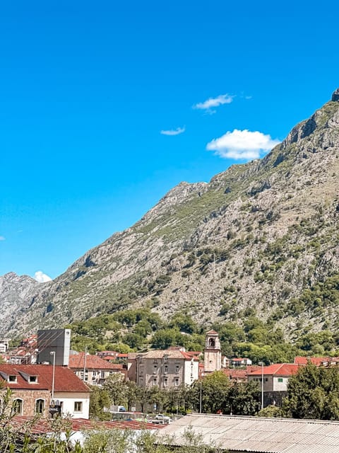 Nearby landmark, Natural landscape, View (from property/room), View (from property/room), City view, Garden view, Mountain view