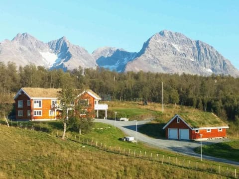 Property building, Natural landscape, Mountain view