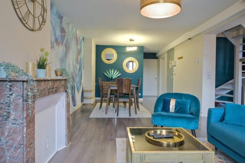 Living room, Dining area