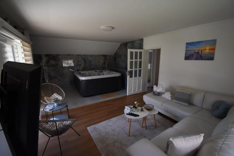 TV and multimedia, Living room, Photo of the whole room