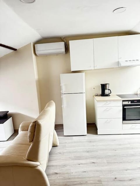 Appartement entier full équipé Apartment in Charleroi