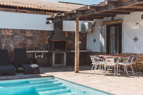 Patio, Swimming pool