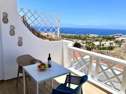 View (from property/room), Balcony/Terrace, Sea view