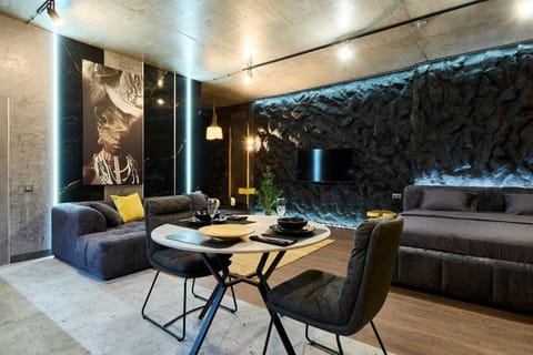 Seating area, Dining area