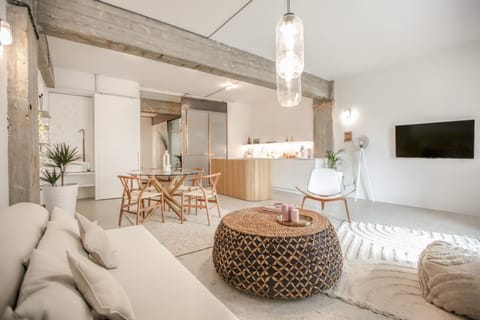 TV and multimedia, Living room, Dining area