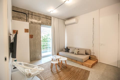 Living room, Seating area, air conditioner