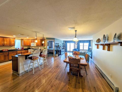 Acadia Luxury Penthouse Suite Apartment in Lamoine