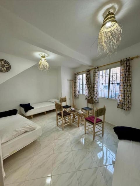 Bed, Living room, Photo of the whole room, Seating area
