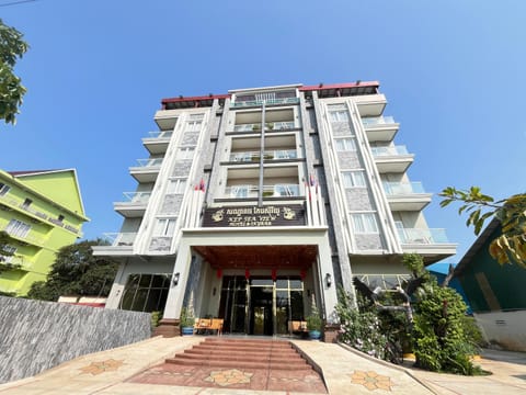 Property building, Facade/entrance, Day