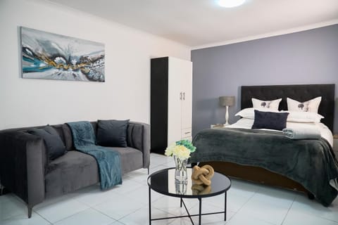 Blomtuin Sleep and go room Vacation rental in Cape Town