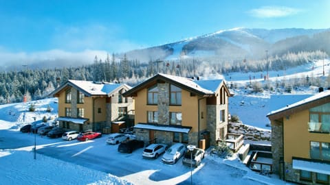 Property building, Skiing