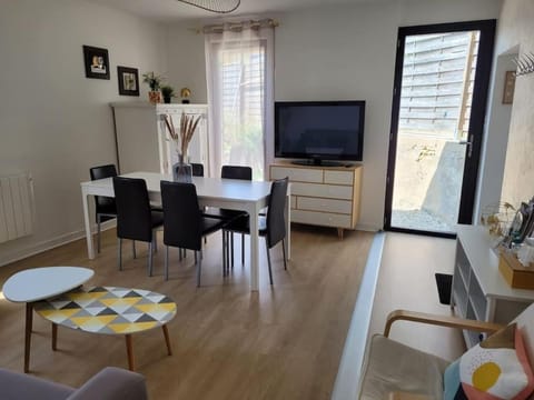 Petite maison au cœur des vignes House in Bourgogne-Franche-Comté