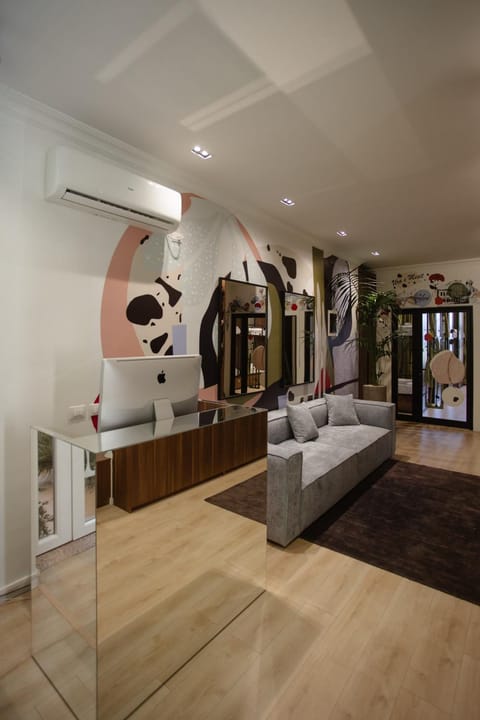 Living room, Seating area
