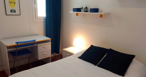 Bed, Photo of the whole room, Seating area, Bedroom