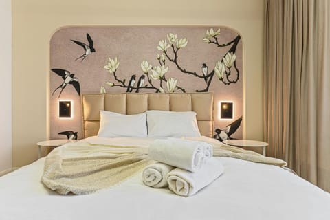 Bed, Bedroom, heating, internet, towels