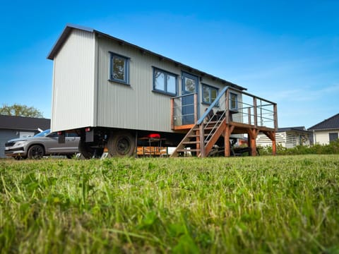 Property building, Garden, Area and facilities