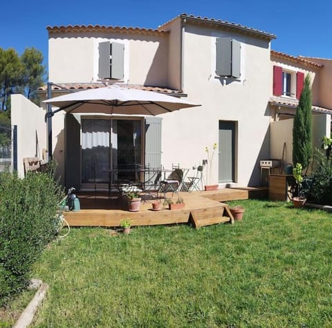 Charmante maison de vacances en Luberon House in Ménerbes