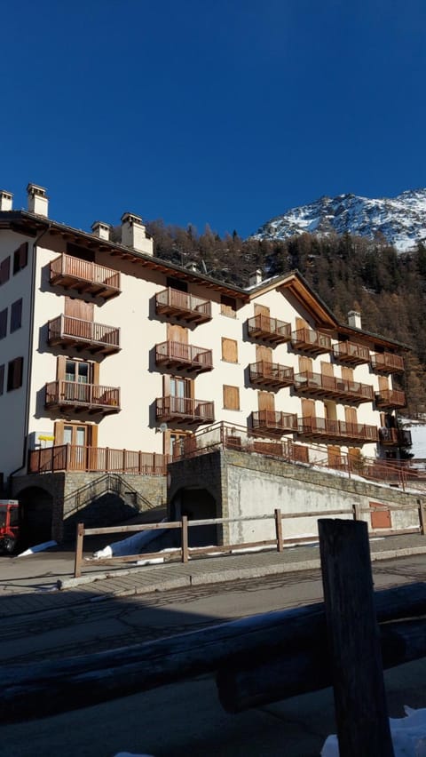 Trilocale BELVEDERE Alloggio ad uso turistico - VDA - LA THUILE - CIR 0068 Apartment in La Thuile