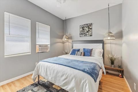 PetFriendly 2BR Convenient to Stadium&Downtown - ctd Apartment in Meridian-Kessler