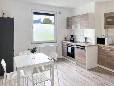 Coffee/tea facilities, Kitchen or kitchenette, Dining area, dishwasher, minibar, pet friendly, stove