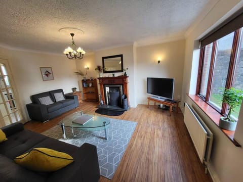 Communal lounge/ TV room, Living room