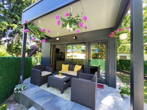 Garden, View (from property/room), Balcony/Terrace, Seating area, Garden view