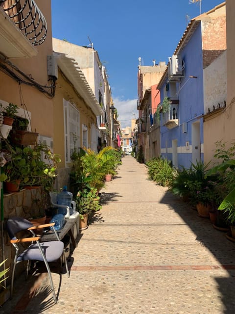 Neighbourhood, Street view