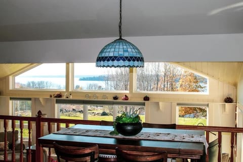 Bayside Waterview Cottage House in Trenton