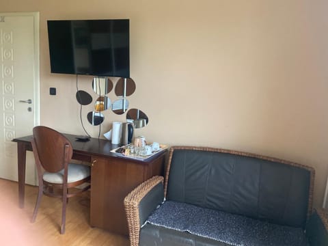 TV and multimedia, Seating area