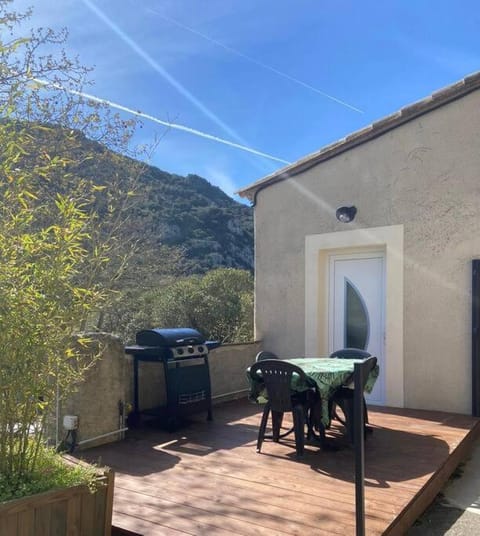 BBQ facilities, Balcony/Terrace, Mountain view