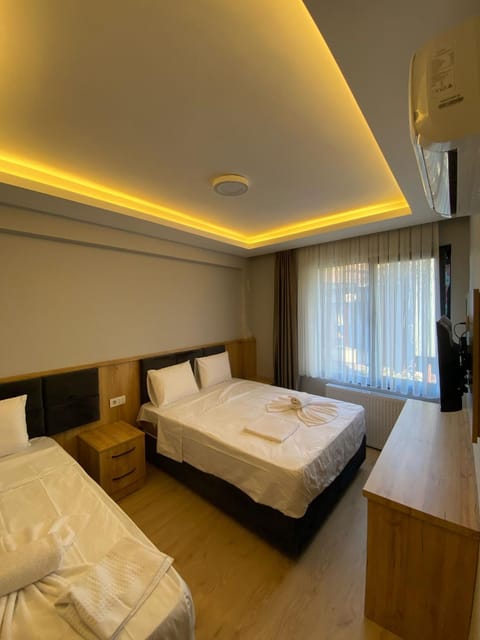 Bed, Living room, Bedroom, air conditioner