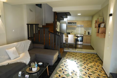 Seating area, Dining area, kitchen