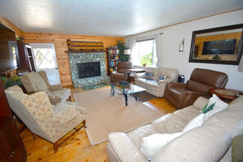 Fox Lake View House in Bass Lake