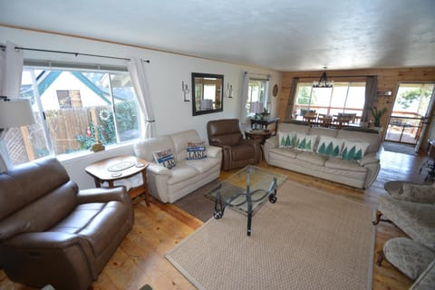 Fox Lake View House in Bass Lake