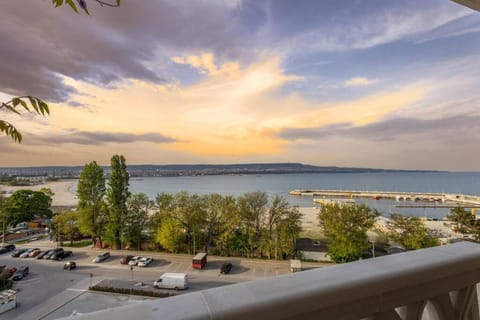 Marina Varna Apartment-2BDR at South Bay Complex Apartment in Varna