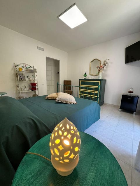 TV and multimedia, Living room, Photo of the whole room, Bedroom