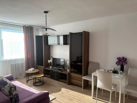 TV and multimedia, Living room, internet